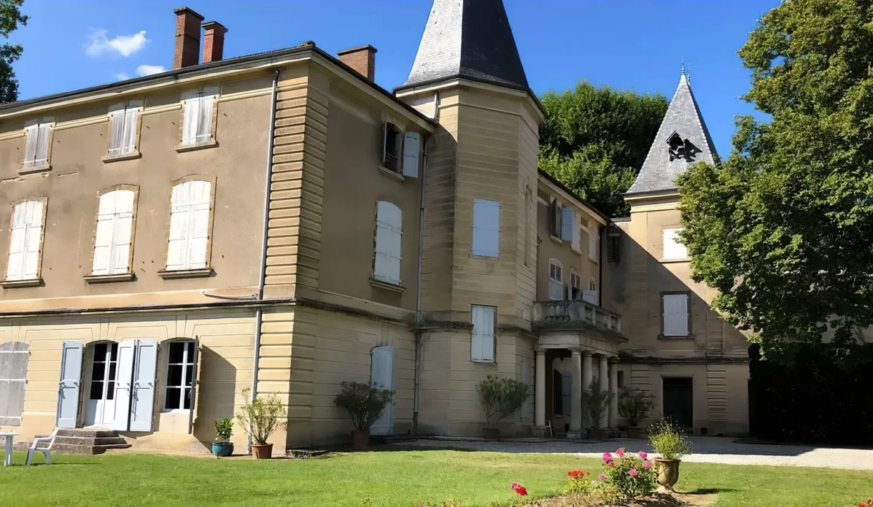 Cewi Conciergerie Grenoble Le Chateau De Barral A Hauterives1