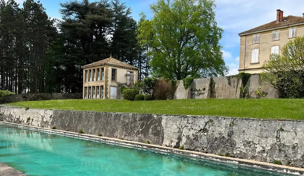 Cewi Conciergerie Grenoble Le Chateau De Barral A Hauterives10
