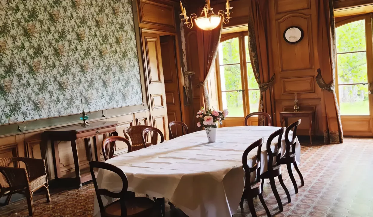 Cewi Conciergerie Grenoble Le Chateau De Barral A Hauterives16