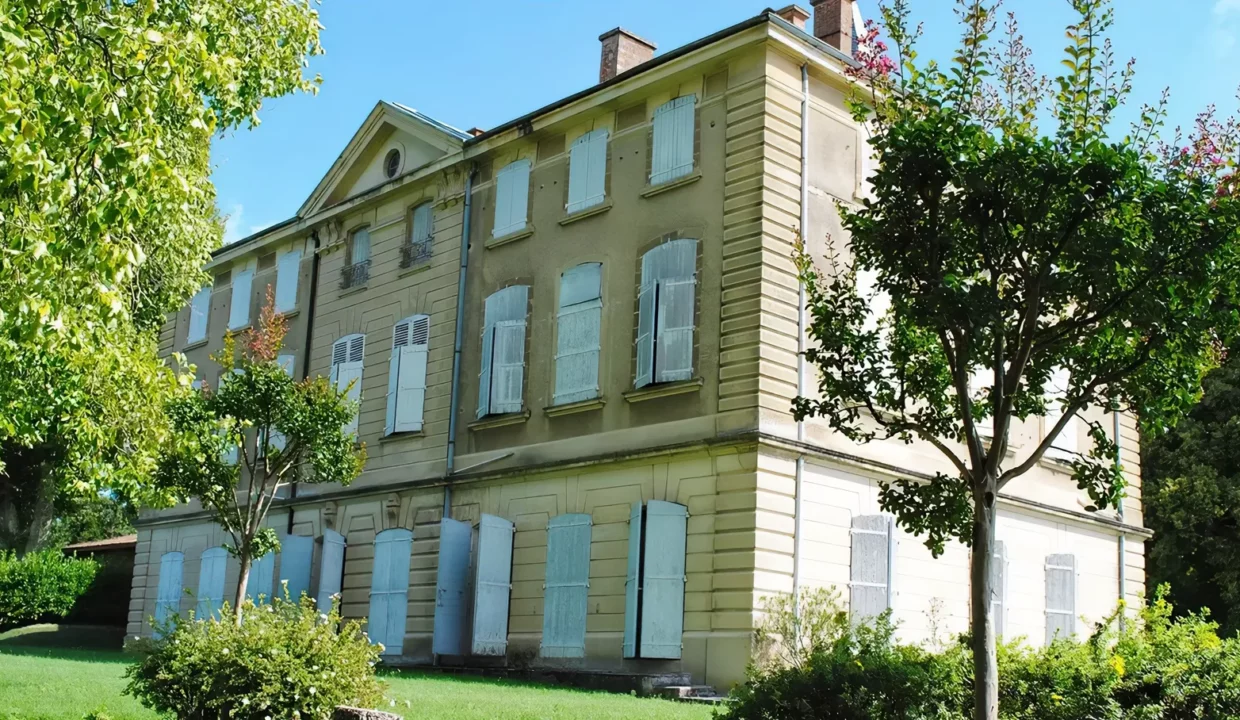 Cewi Conciergerie Grenoble Le Chateau De Barral A Hauterives2