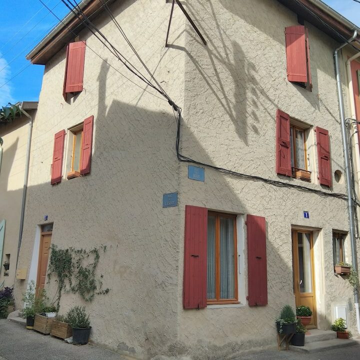 Cewi Conciergerie Grenoble Romans Sur Isere Maison De Rue En Centre Ancien09