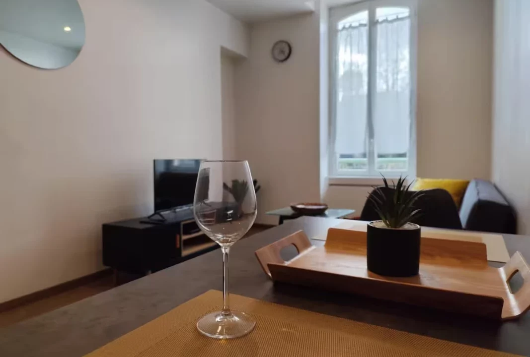 Cewi Conciergerie Grenoble Cewi Conciergerie Grenoble Montparnasse Logement Entier Le Refuge Des Tanneurs 2