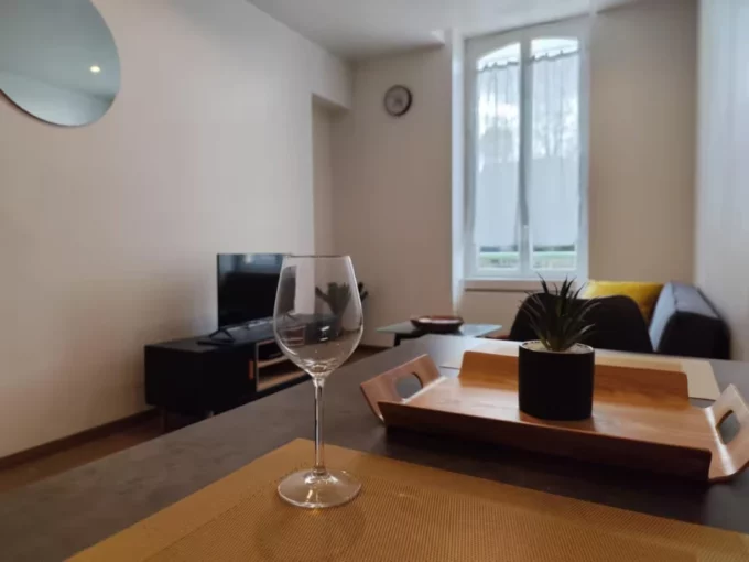 Cewi Conciergerie Grenoble Cewi Conciergerie Grenoble Montparnasse Logement Entier Le Refuge Des Tanneurs 2